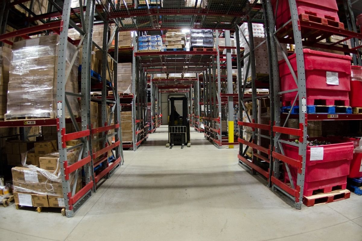Warehouse aisle and storage positions used to evaluate floor space