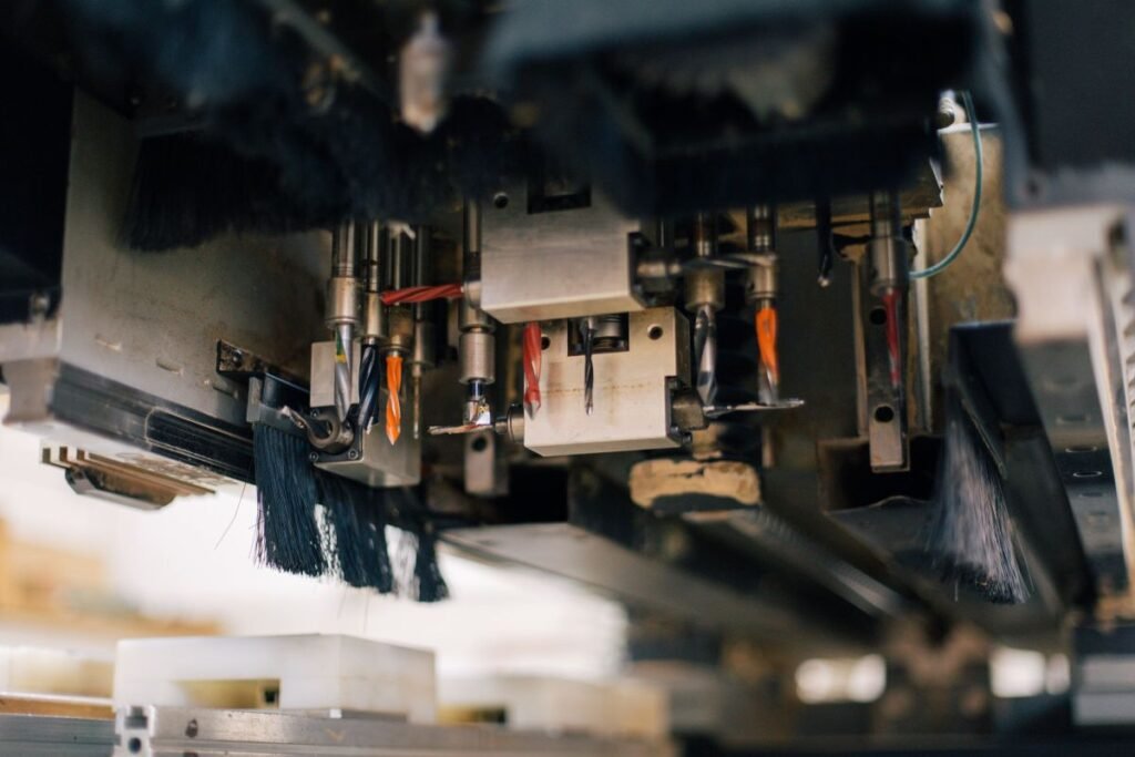 Detalhe das ferramentas CNC mostrando a capacidade de fabricação para fornecedores de máquinas de embalagem.